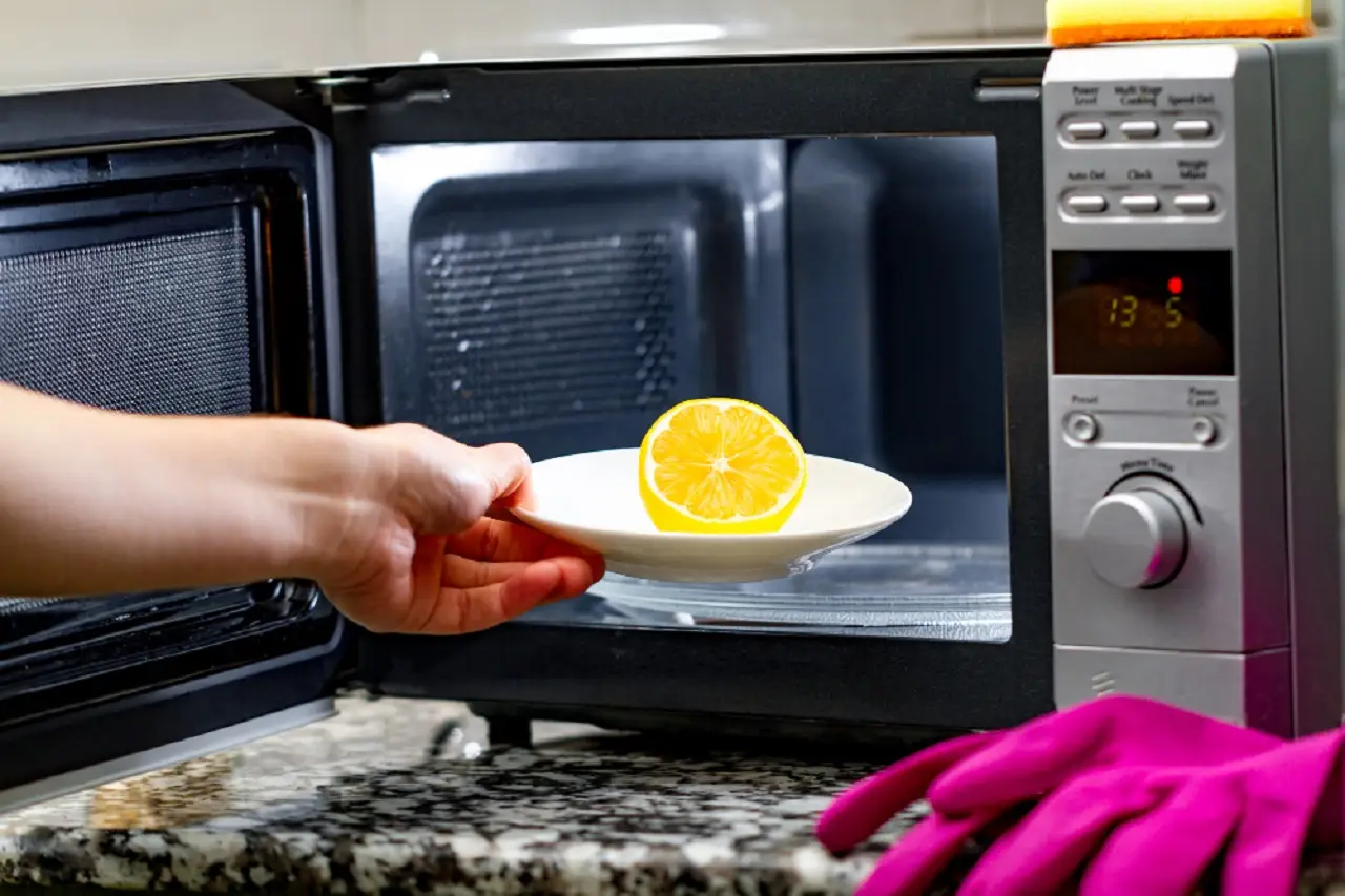 Bicarbonato e limone: la combinazione vincente per una casa brillante Immagine selezionata
