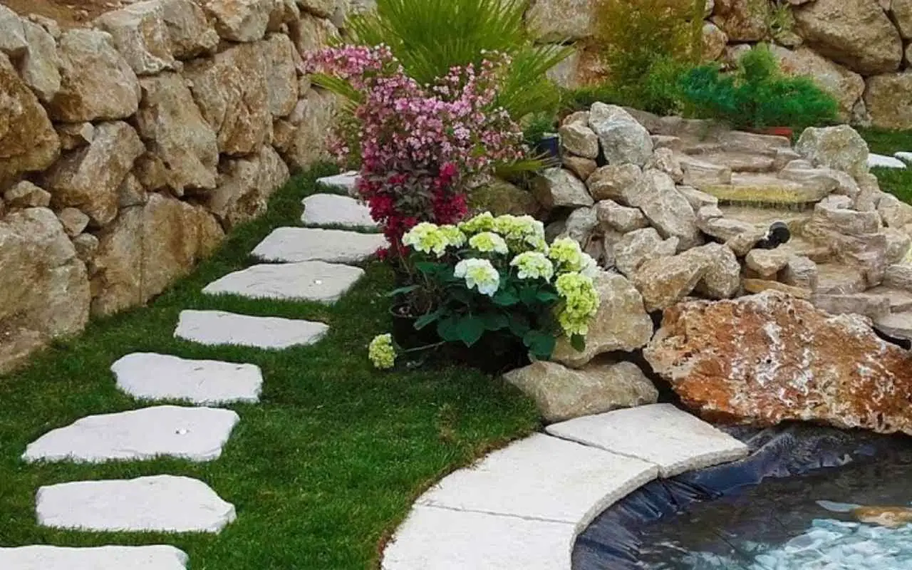 Guida alla creazione di un giardino mediterraneo: le specie vegetali consigliate Immagine selezionata