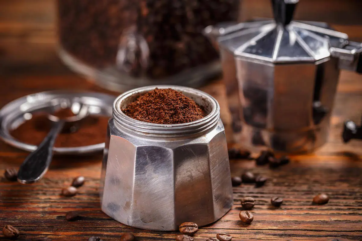 Come usare i fondi di caffè nell’orto: ecco i benefici e limiti Immagine selezionata